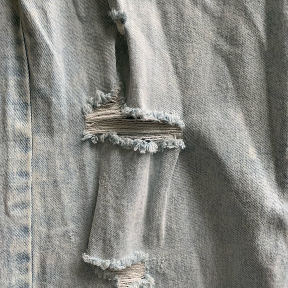 Light wash jeans - Picture 6 of 8